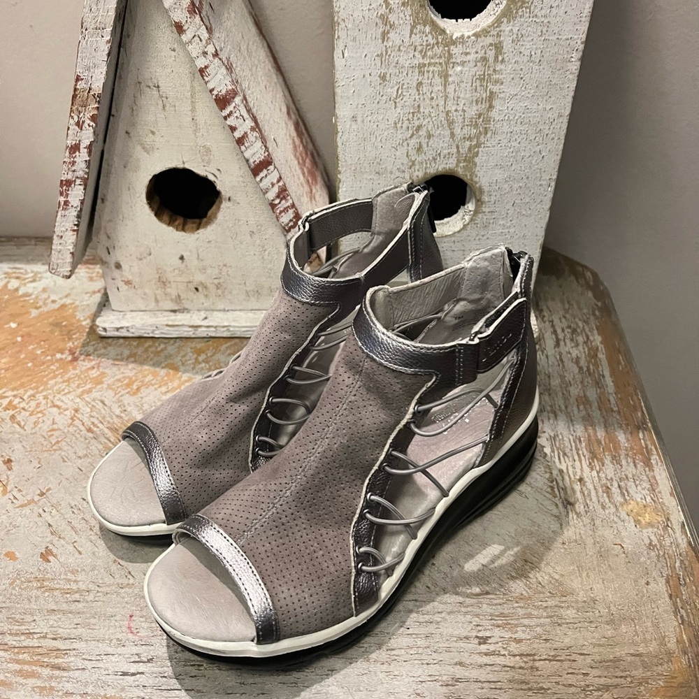 Jambu Metallic Gray Sporty Suede Strapey Sandals with Elastic Panels Open Toe